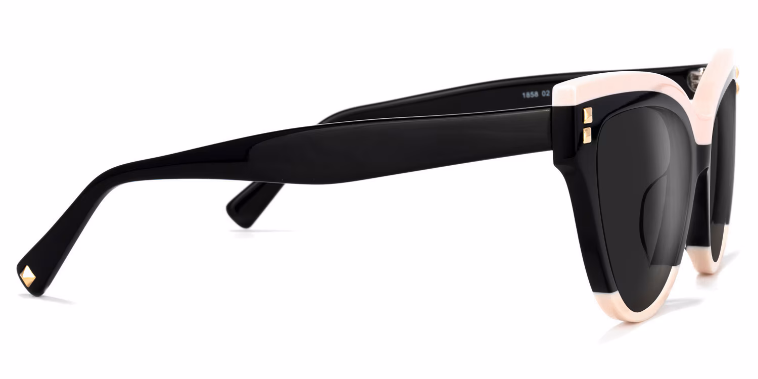 Elegant Black Cat-Eye Glasses with Premium Materials for Chic Sophistication