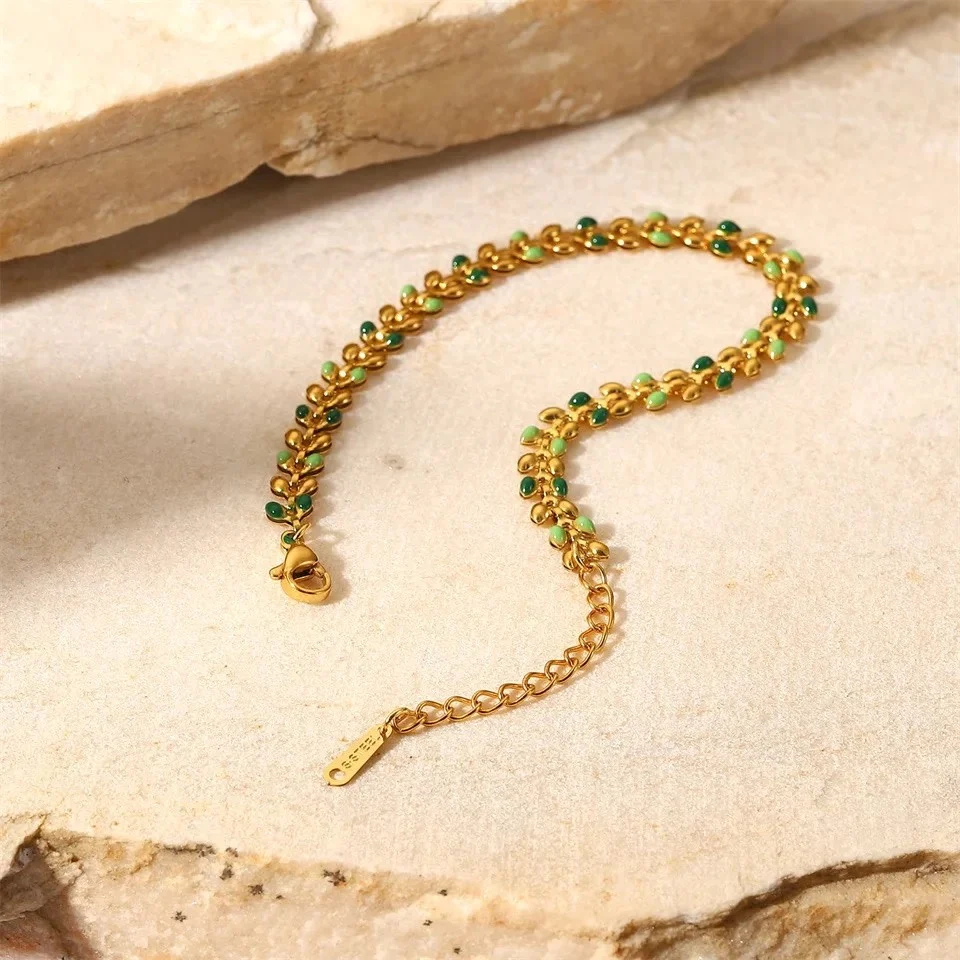 Dancing in fashion bracelet